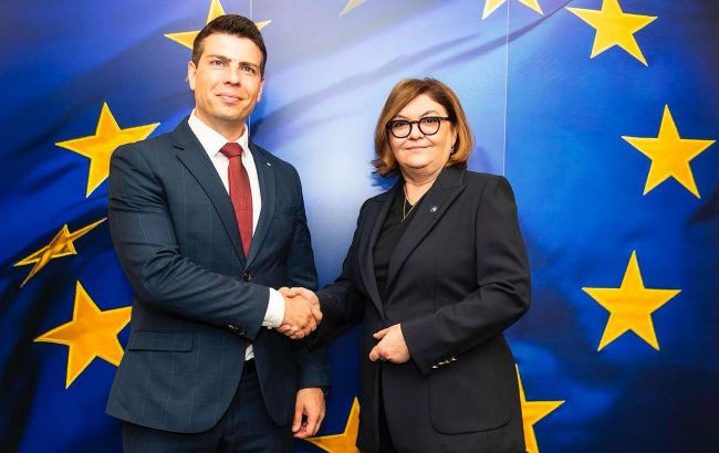 Ukraine and European Commission extend transport visa-free until 2025 with possibility of extension
