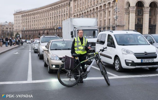 Ukraine honors fallen heroes on Day of Defenders with nationwide minute of silence