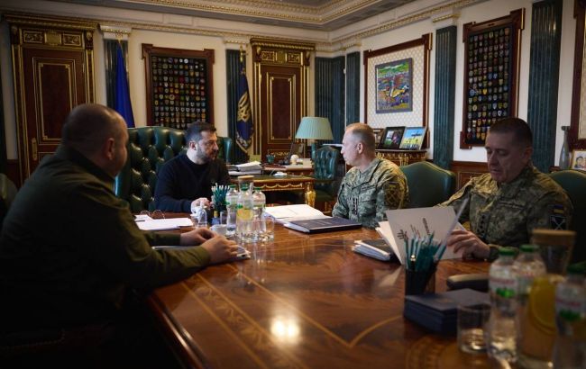 Zelenskyy meets with military leadership: Weapons supply discussed