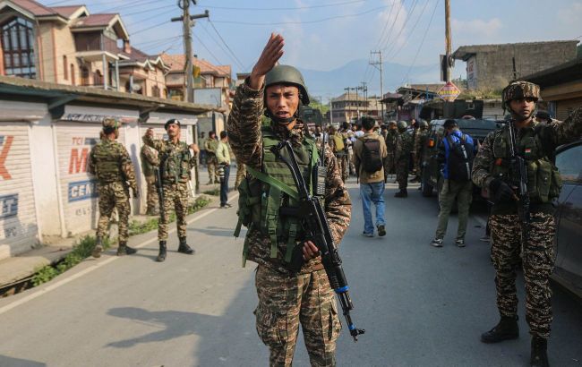 India and Pakistan exchange overnight strikes: What happens and how world responds