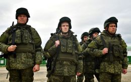 Drowning in debt, fighting for Putin: How Russia lures 'volunteers' to war