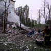 Missile hits Kyiv apartment building: entrance destroyed, people trapped under rubble - RBC-Ukraine report