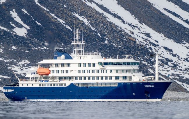 Canary Islands rocked by protests after hantavirus cruise arrival