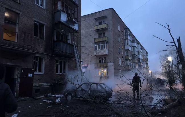 Russia strikes Ukraine's Konotop: Fires broke out, high-rise building damaged