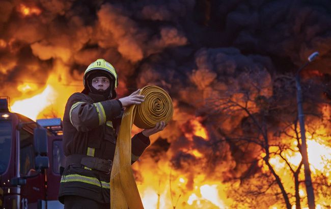 Russia's attack on Kyiv, Dnipro, and Odesa hits homes, hotels, and playground, leaving casualties: Latest update