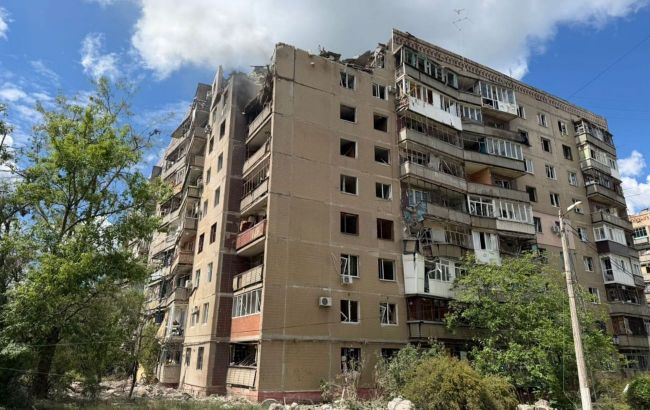 Russia drops aerial bombs on residential high-rises in Ukraine's Druzhkivka: Casualties reported