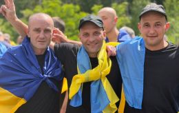185 Ukrainian POWs return home in latest exchange with Russia