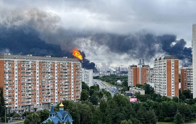 Russian oil giants' stocks crash after strikes on Moscow