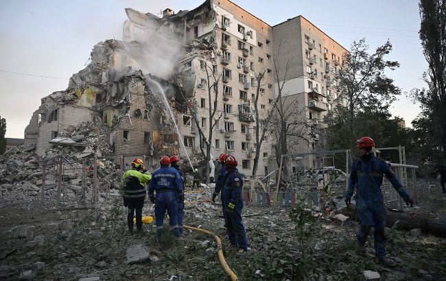 Inside Russia's devastating attack on Kyiv: Collapsed buildings, fires, and survivors under rubble