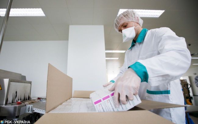 Russia strikes Darnytsia pharmaceutical plant in Kyiv