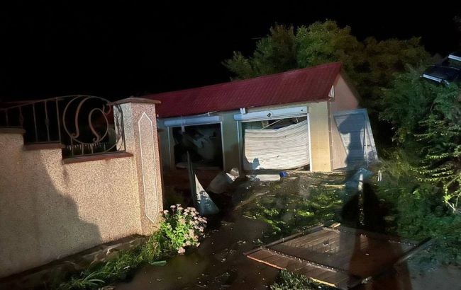 Russian night attack destroys Odesa building, leaving children wounded