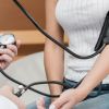 Blood pressure drops fast: 3 morning habits with instant effect