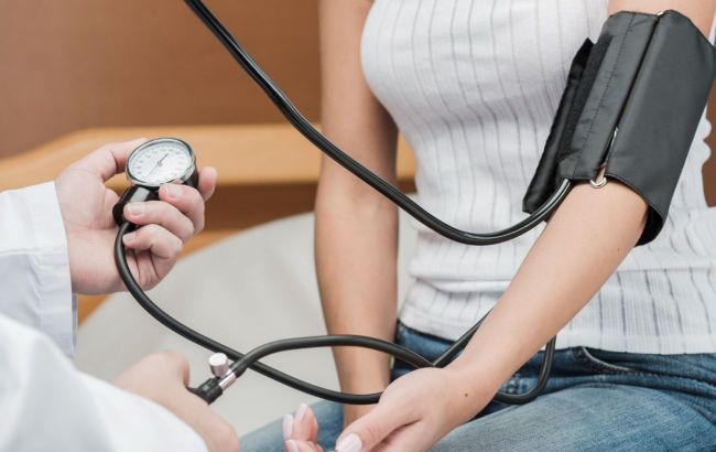 Blood pressure drops fast: 3 morning habits with instant effect