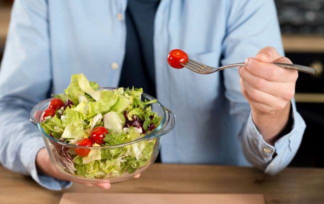 Weight loss secrets: How many meals a day actually work, according to trainer