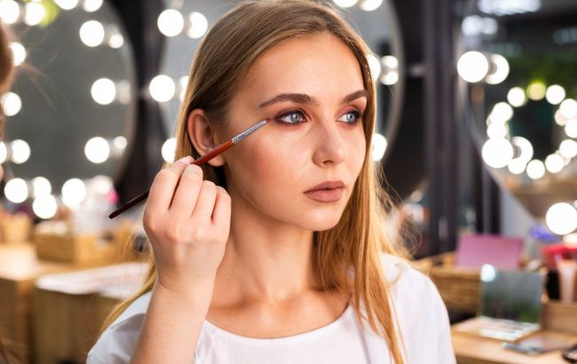 Makeup artist identifies makeup mistakes that lead to breakouts on skin