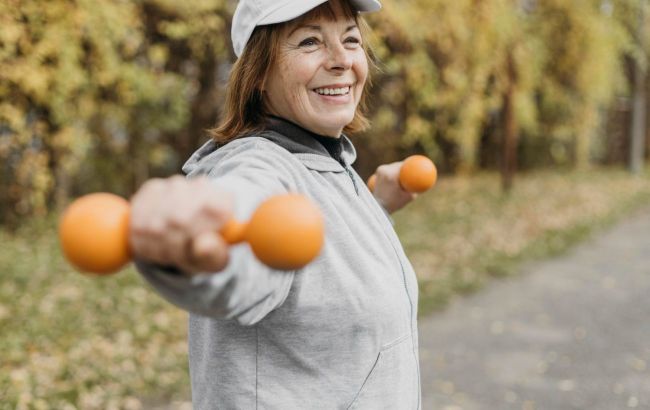 Nutritionist outlines 7 rules for women's active longevity