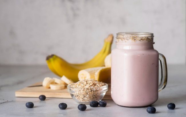 Oatmeal or smoothie: What's better breakfast for energy boost?