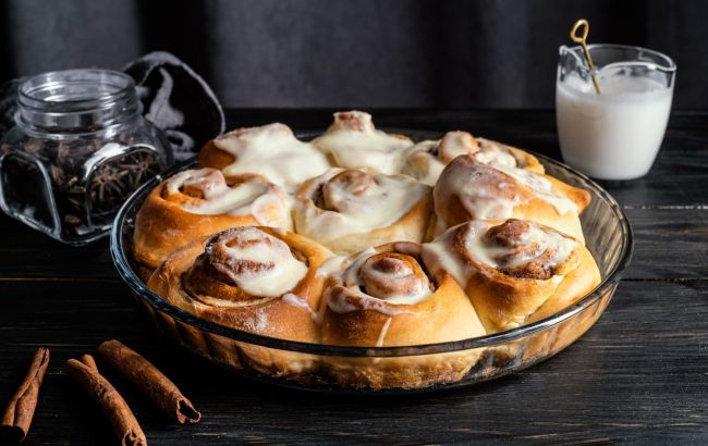 Bake famous Cinnabon rolls with this simple recipe