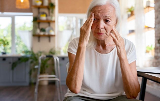 Medics warn about unusual symptom emerging hours before stroke