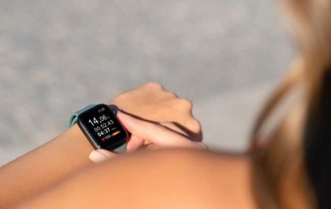 Think your smartwatch is safe? Doctor uncovers risks most users ignore
