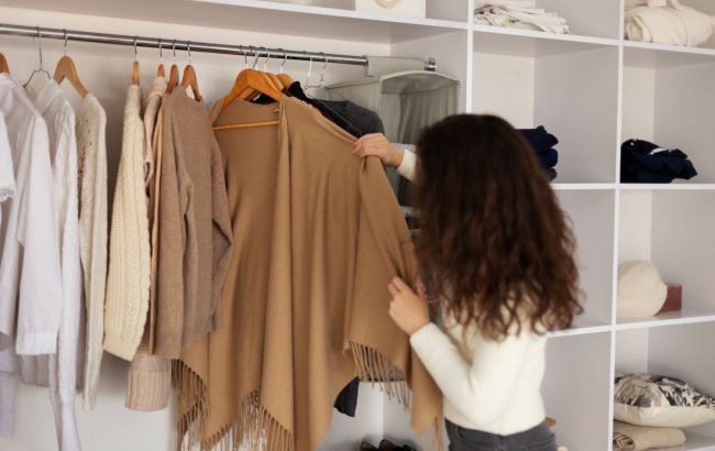 Stylist lists 5 items you should throw out of your wardrobe