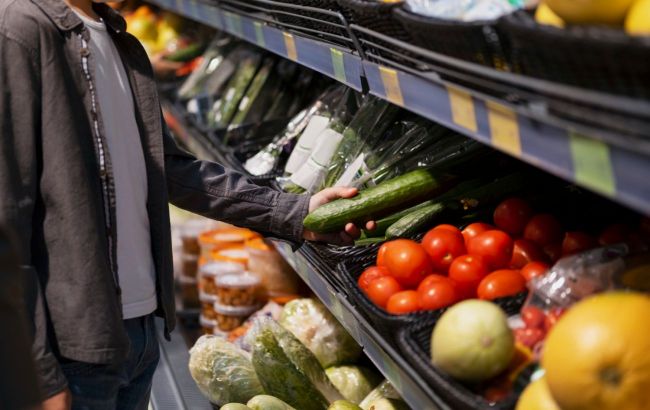 Coach explains when to go to grocery store during weight loss