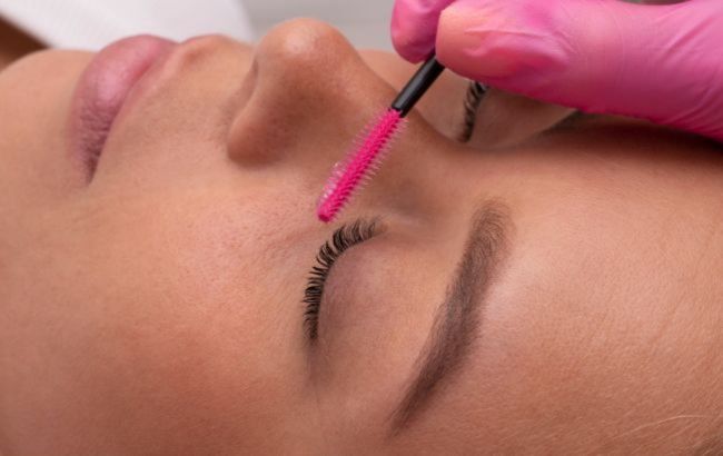 Experts warn: This eyelash habit could cause major damage