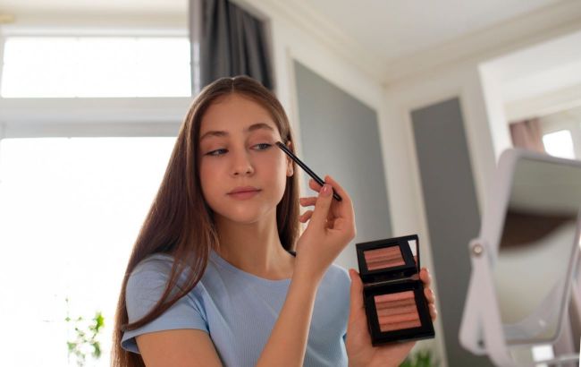 Common makeup mistakes that make you look older - Tips from expert