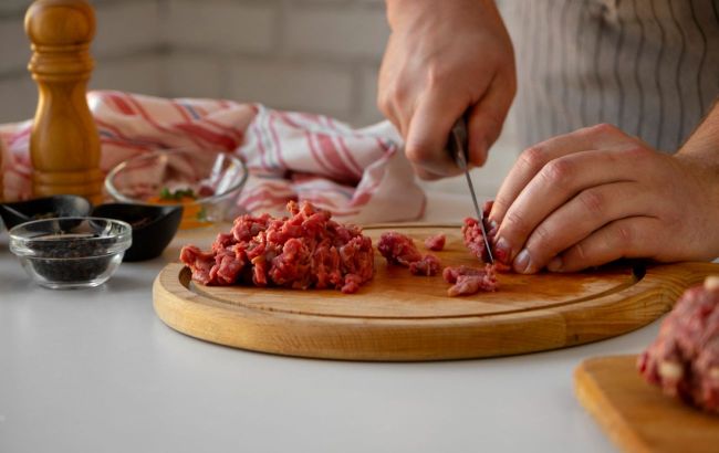 6 signs that you eat too much red meat and why you shouldn't