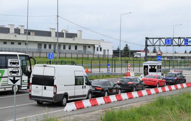 Ukrainians cannot enter Poland: Why border guards refusing entry