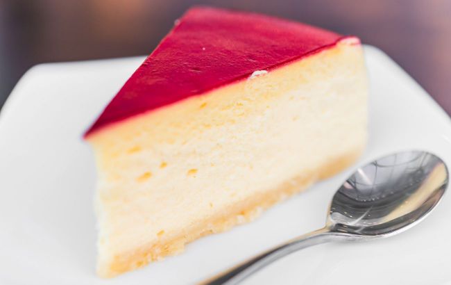 No-bake yogurt cheesecake - Very simple recipe for delicate dessert