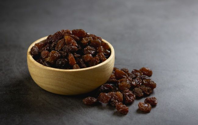 What happens to your body if you eat raisins regularly