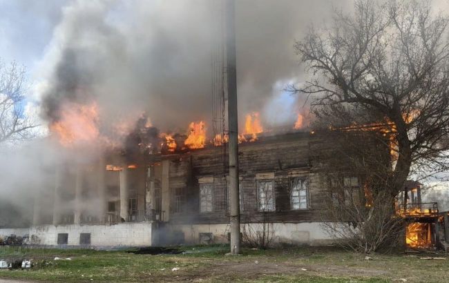 Russia destroys historic estate in Kharkiv region that survived two wars