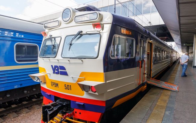 Russian strike hits electric locomotive in Dnipropetrovsk region: One dead and one injured