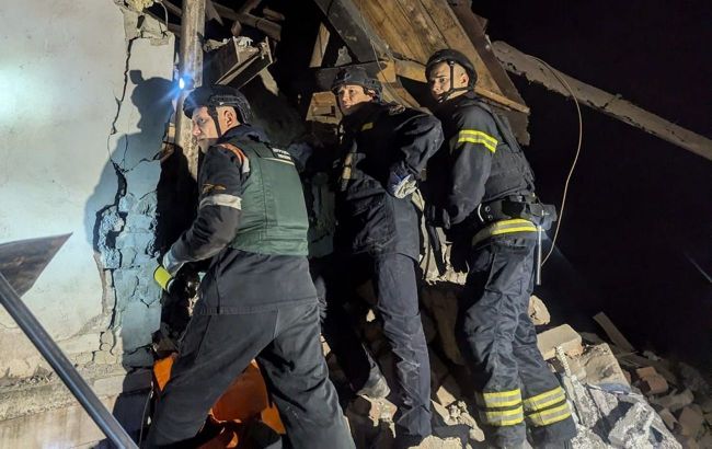 Missile strike on Kryvyi Rih: People, including teenager, rescued from under rubble