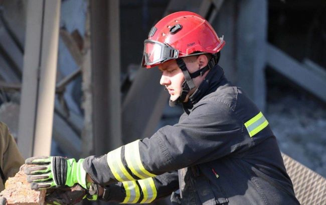 Russia strikes Ukraine's Chernihiv: At least four injured, people trapped under rubble