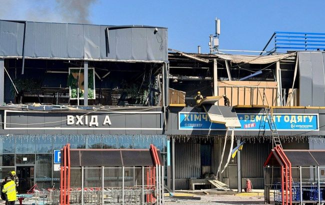 Russia strikes Epicentr hypermarket in Ukraine's Dnipro