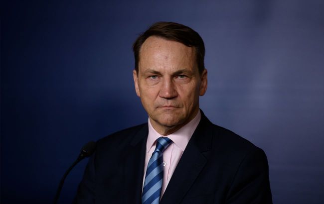 Poland won't boycott G20 even if Putin attends, Sikorski says