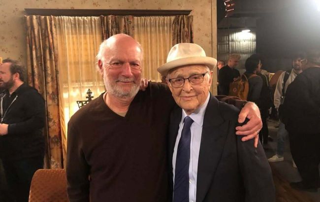 James Burrows, legendary director behind Friends and Cheers, dies at 85