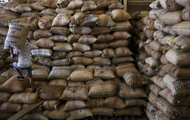 Global supplies at risk as earthquake paralyzes Colombia's coffee exports