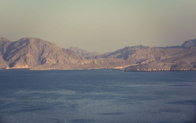 Tanker traffic through Strait of Hormuz grinds to near halt - Reuters