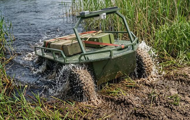 Ukraine uses amphibious robot to deliver supplies across land and water