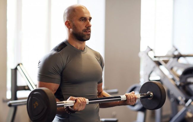 Build strong arms fast: 5 effective exercises for men