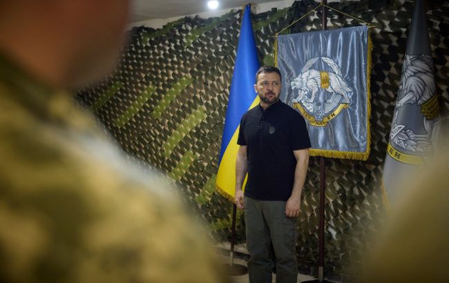 Ukrainian President visits frontline near Derhachi and Vovchansk