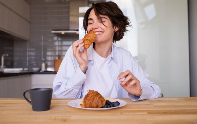 Eat breakfast at this exact time to kickstart digestion and avoid constipation