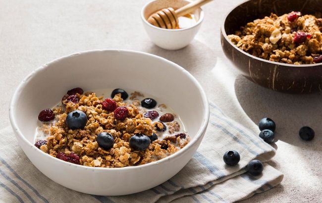 How to prepare healthy homemade granola: Simple recipe from a renowned ...