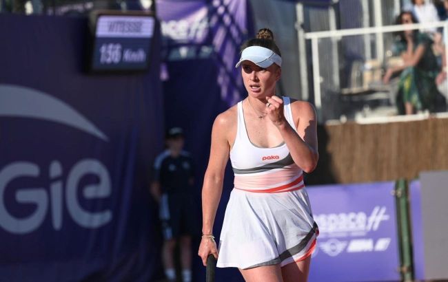 Ukrainian tennis player dominates neutral Russian on her way to Washington open quarterfinals