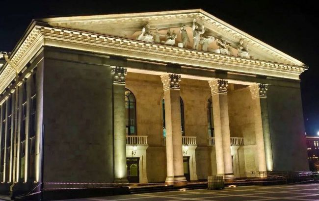 'Dancing on bones': Russia reopens Mariupol drama theater where civilians were killed