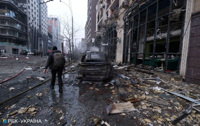 Casualties mount after morning missile attack on Kyiv: Details