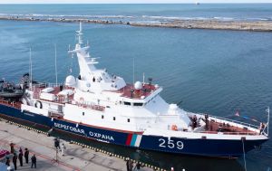 Ukrainian drones hit major Russian refinery, patrol ship and oil tankers